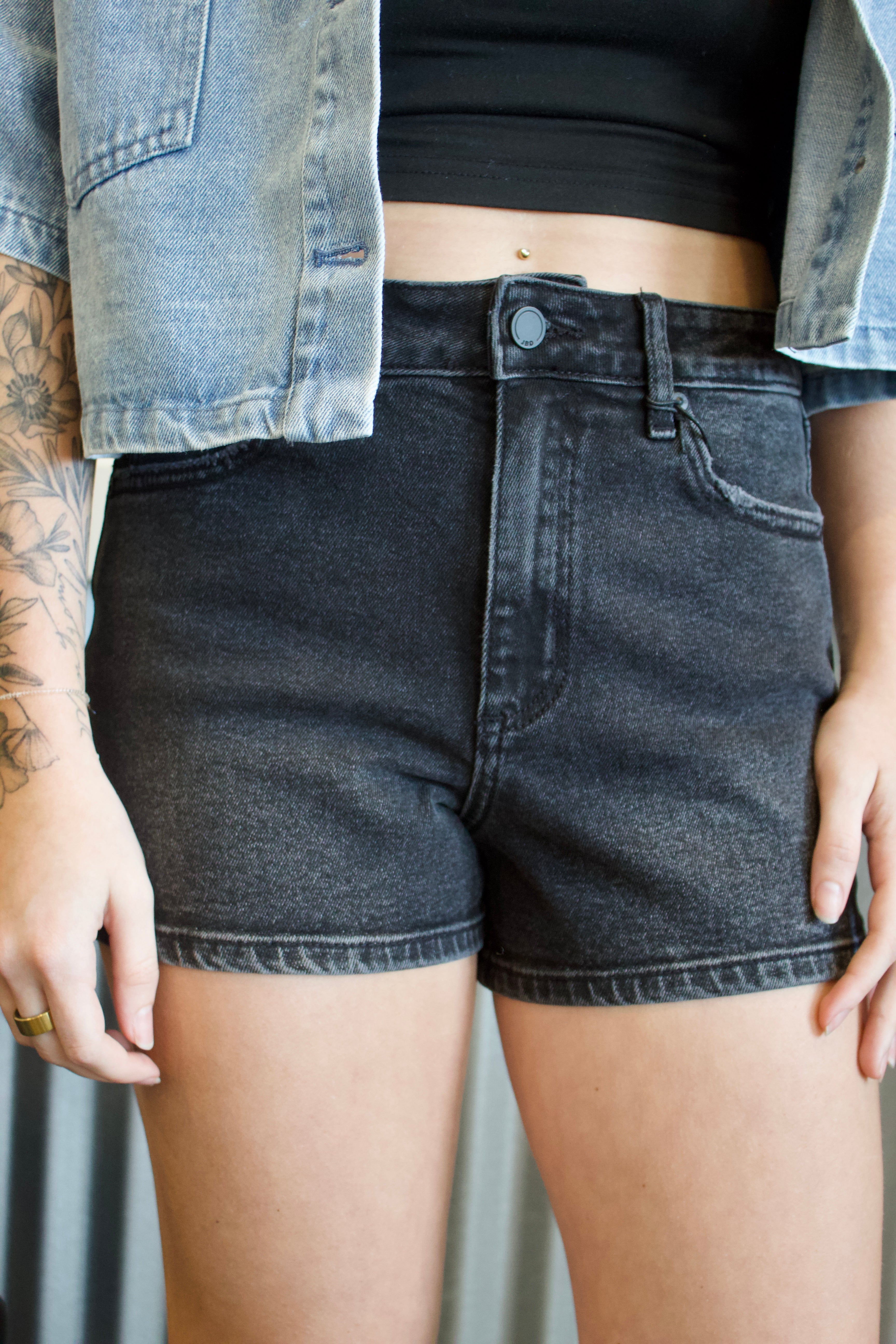 Black Washed Classic Hemmed Short